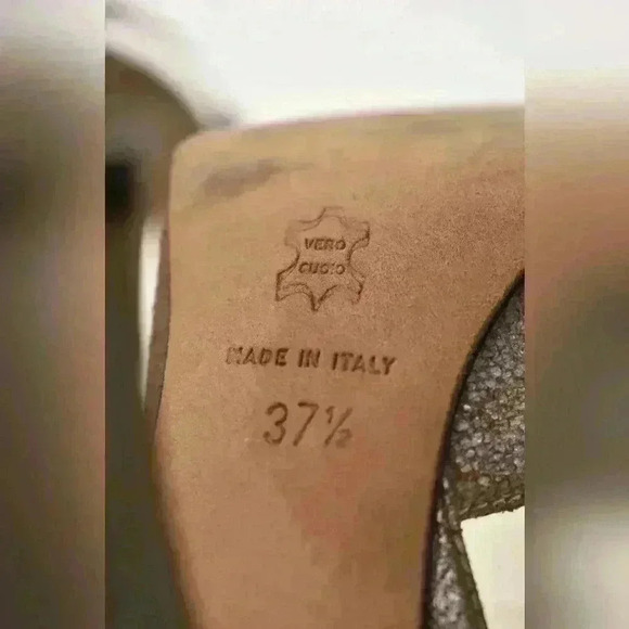 DIANA BROUSSARD Silver Tan Metallic  Cracked Leather Peep Toe Pumps 7.5US Italy - Picture 3 of 8